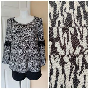 Robert Louis lace inset bell sleeves top L